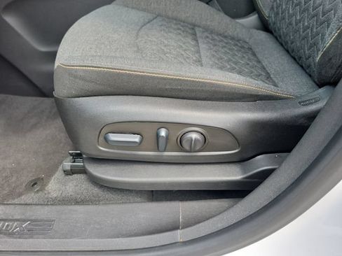 Used 2022 Chevrolet Equinox LT FWD image 17