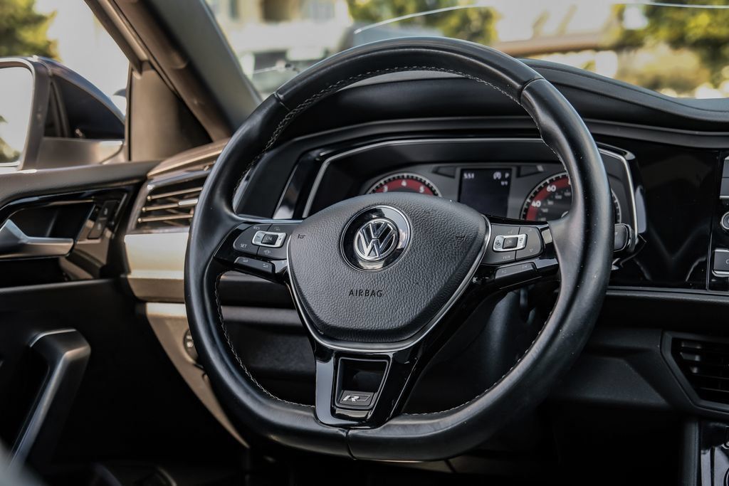 Used 2019 Volkswagen Jetta R-Line FWD image 15