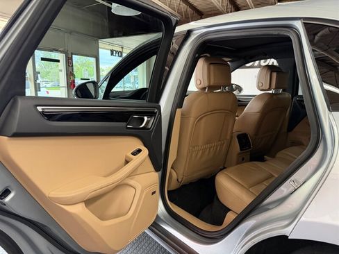 Used 2020 Porsche Macan AWD/4WD image 53