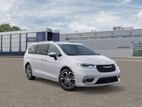New 2026 Chrysler Pacifica Pinnacle image 5