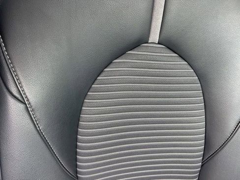 Used 2020 Toyota Camry SE image 33