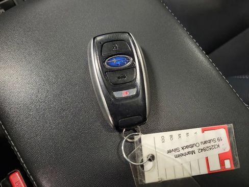 Used 2019 Subaru Outback 2.5i Limited w/ Popular Package #2 image 16