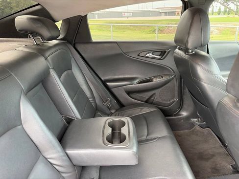 Used 2017 Chevrolet Malibu LT FWD image 32