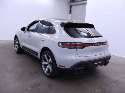 Certified 2025 Porsche Macan AWD/4WD image 3