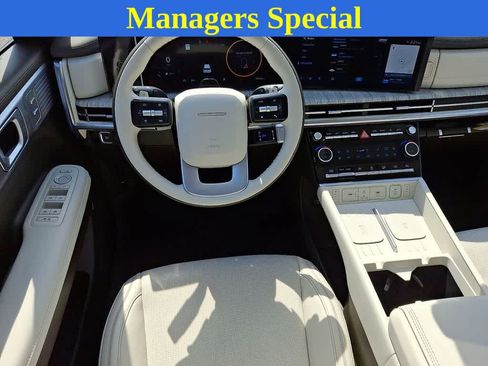 Used 2025 Hyundai Santa Fe Calligraphy AWD/4WD image 11