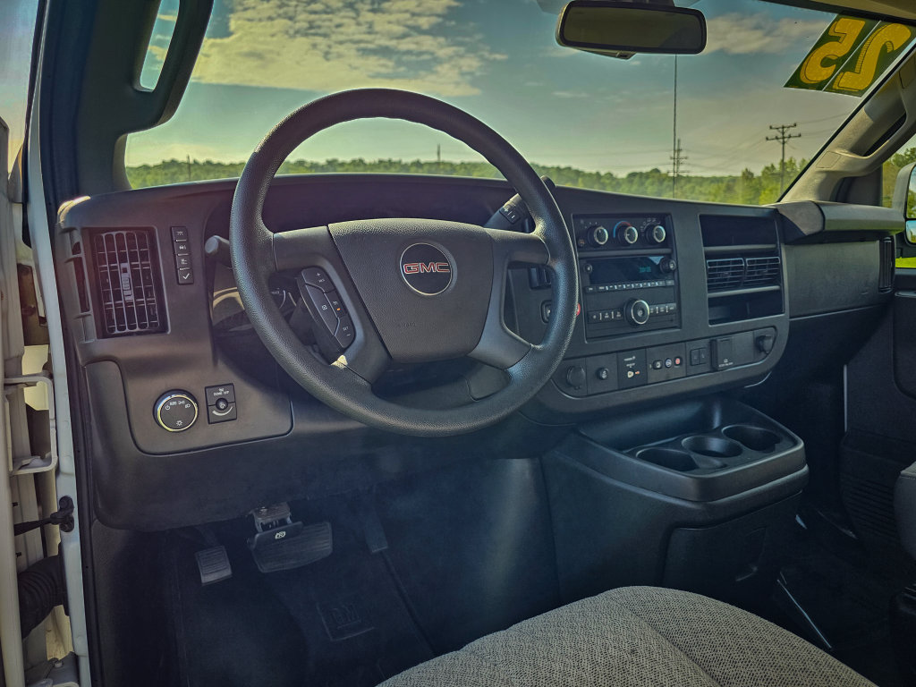 Used 2025 GMC Savana 3500 LT w/ LT Preferred Equipment Group RWD image 13