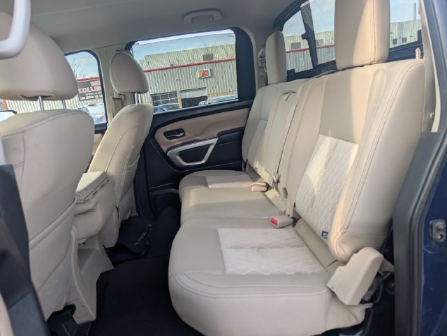 Used 2017 Nissan Titan SV AWD/4WD image 13
