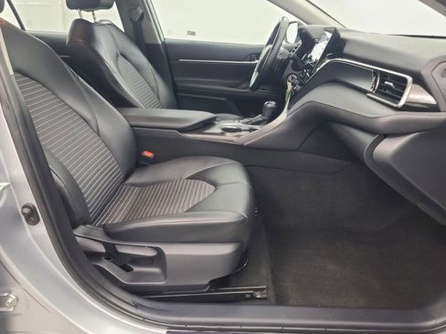 Used 2024 Toyota Camry SE image 16