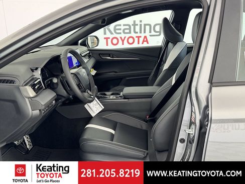 New 2026 Toyota Camry SE image 5