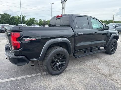 Used 2024 Chevrolet Colorado Trail Boss w/ Technology Package AWD/4WD image 2