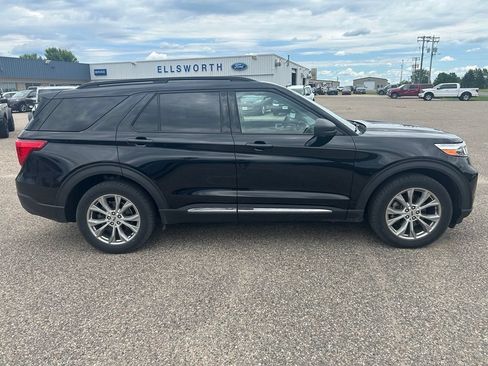 Used 2020 Ford Explorer XLT w/ Equipment Group 202A AWD/4WD image 8
