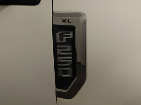 Used 2017 Ford F250 XL w/ Power Equipment Group RWD image 28