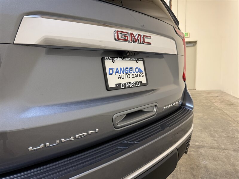 Used 2021 GMC Yukon Denali w/ Denali Premium Package AWD/4WD image 6