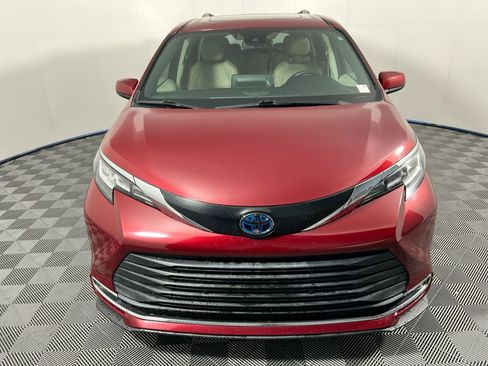 Used 2021 Toyota Sienna XLE FWD image 8