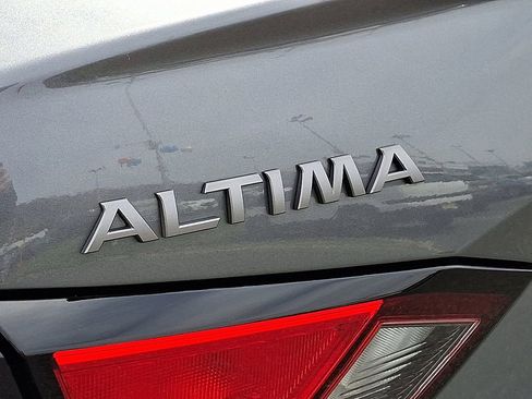 Used 2025 Nissan Altima 2.5 SV image 30