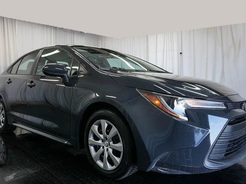 Used 2024 Toyota Corolla LE FWD image 2