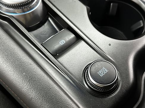 Used 2025 Ford Explorer Active image 19