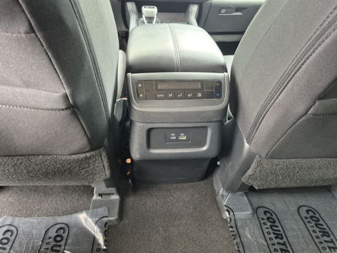 Certified 2025 Nissan Pathfinder SV FWD image 17