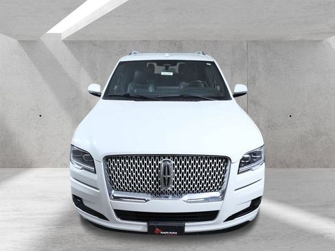 Used 2023 Lincoln Navigator Reserve AWD/4WD image 3