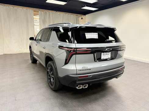 New 2026 Chevrolet Traverse LT w/ Midnight/Sport Edition image 3