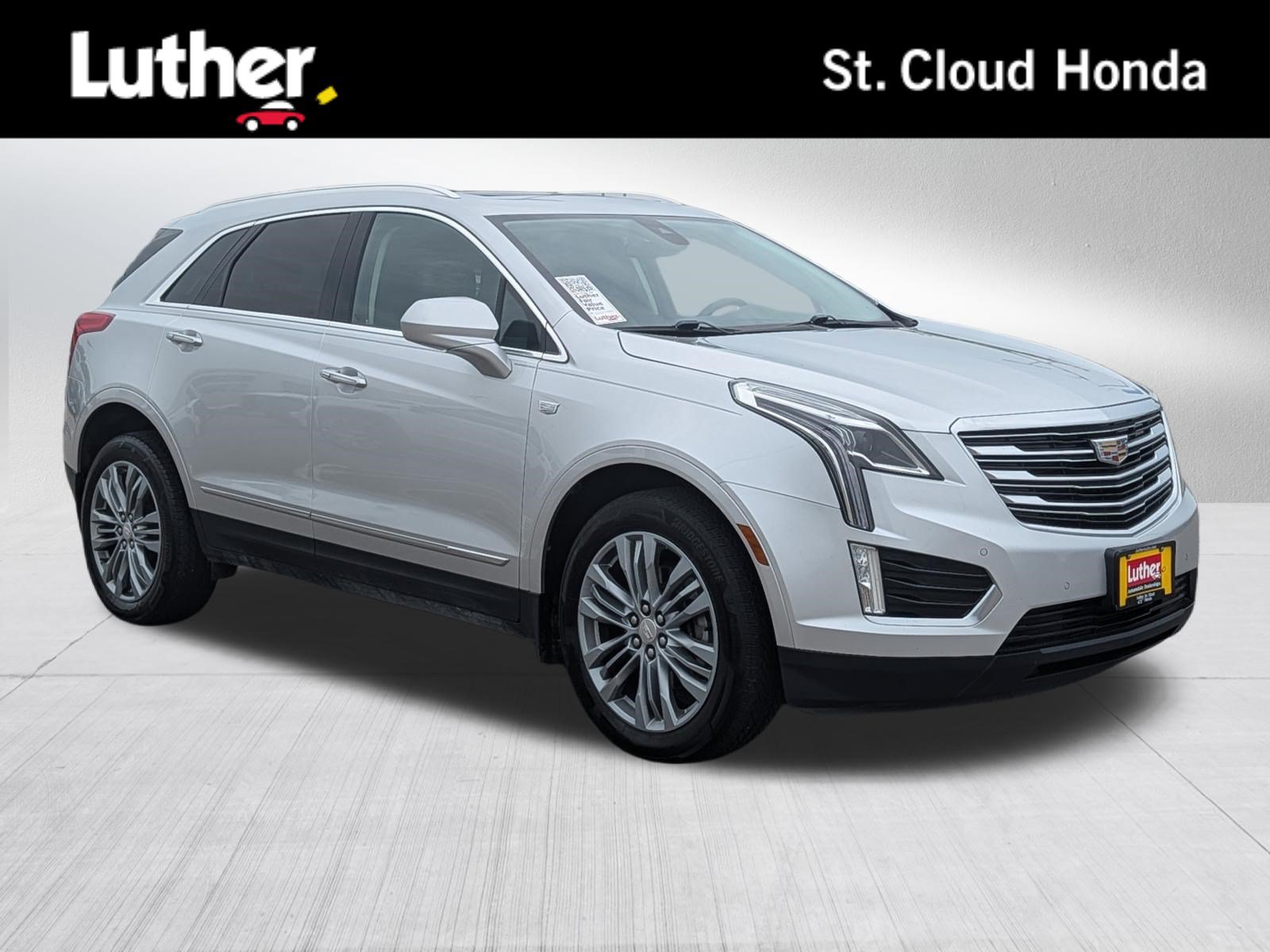 Used 2017 Cadillac XT5 Premium Luxury AWD/4WD image 1