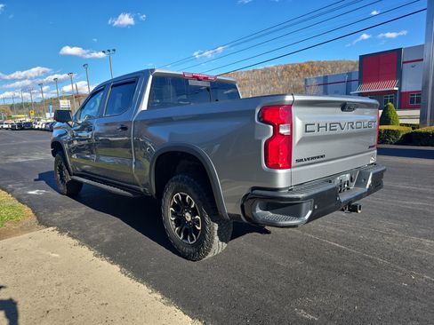 Used 2023 Chevrolet Silverado 1500 ZR2 w/ Technology Package image 6