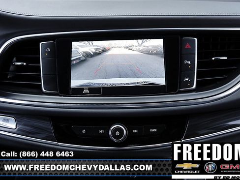 Used 2023 Buick Enclave Essence image 5