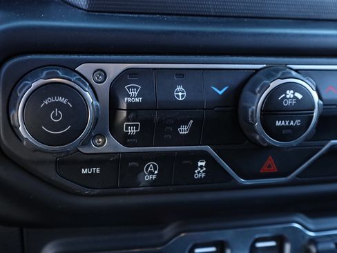 Used 2023 Jeep Wrangler Sport S image 7