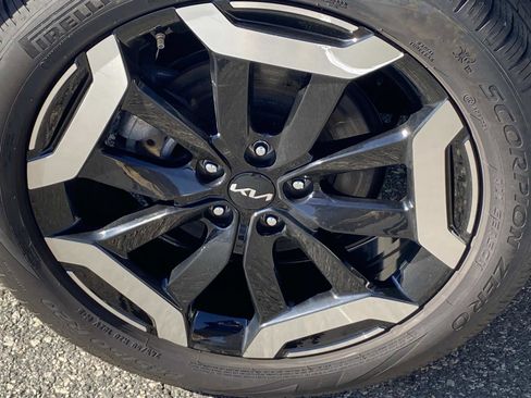 Used 2025 Kia Telluride S AWD/4WD image 27