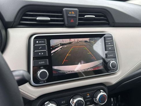 Certified 2021 Nissan Versa SV image 25