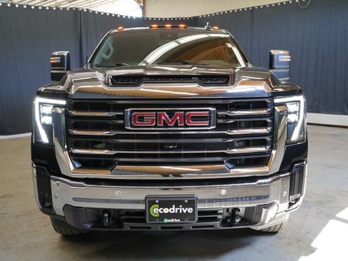 Used 2024 GMC Sierra 3500 SLT w/ SLT Convenience Package AWD/4WD image 2