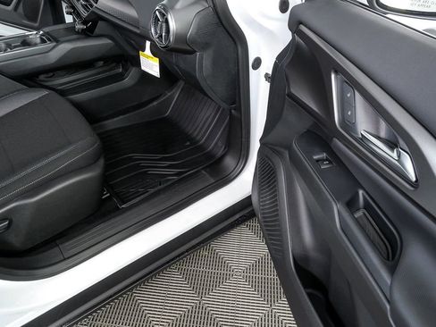 New 2026 Chevrolet Equinox EV LT image 23