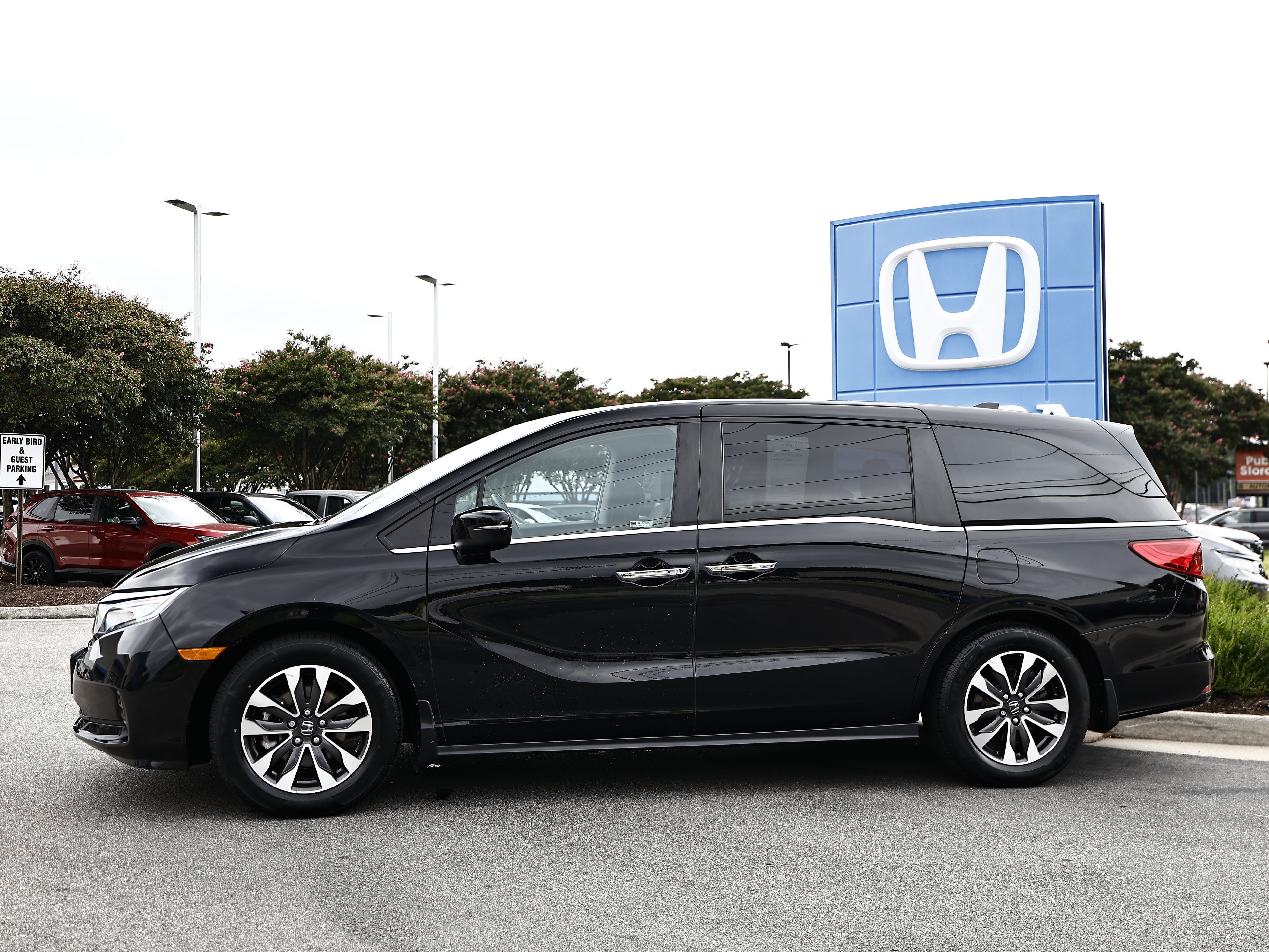 Used 2023 Honda Odyssey EX-L image 4