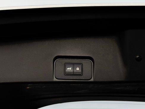 Used 2022 Nissan Rogue SV w/ SV Premium Package image 64