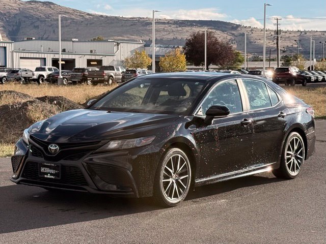 Used 2023 Toyota Camry SE w/ Cold Weather Package AWD/4WD image 7