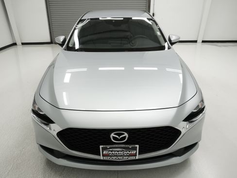 Used 2019 MAZDA MAZDA3 Sedan FWD image 2