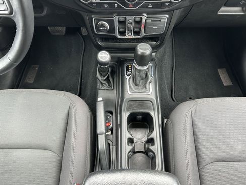 Used 2022 Jeep Gladiator Sport AWD/4WD image 18