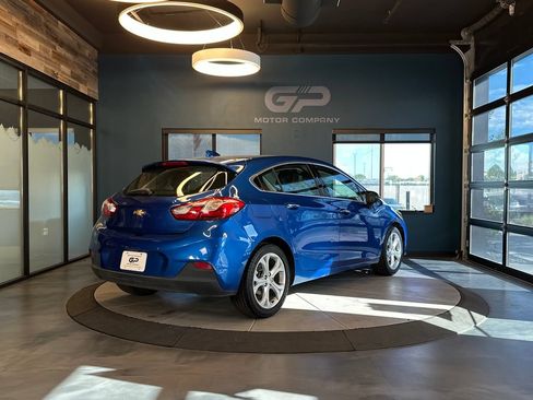 Used 2017 Chevrolet Cruze Premier w/ Enhanced Convenience Package FWD image 3