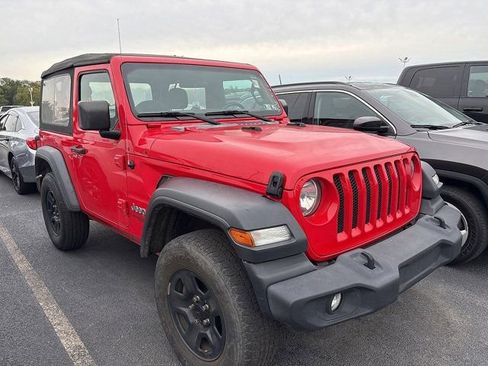 Certified 2018 Jeep Wrangler Sport AWD/4WD image 3