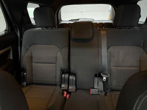 Used 2017 Ford Explorer XLT AWD/4WD image 21