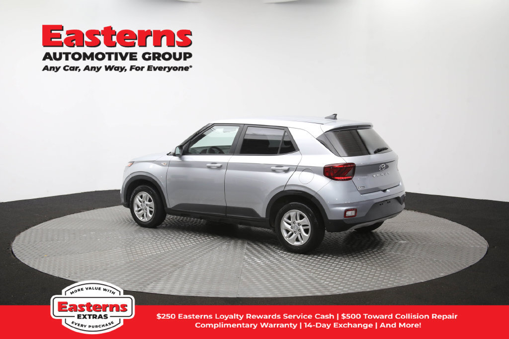 Used 2022 Hyundai Venue SE FWD image 64
