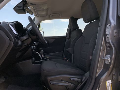 Used 2019 Jeep Renegade Latitude w/ Trailer Tow Group image 25