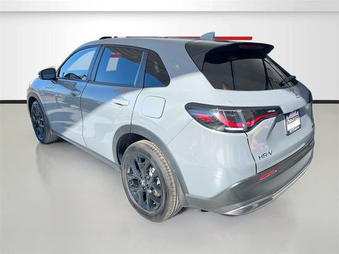Used 2025 Honda HR-V Sport image 5