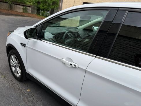 Used 2019 Ford Escape SE FWD image 33