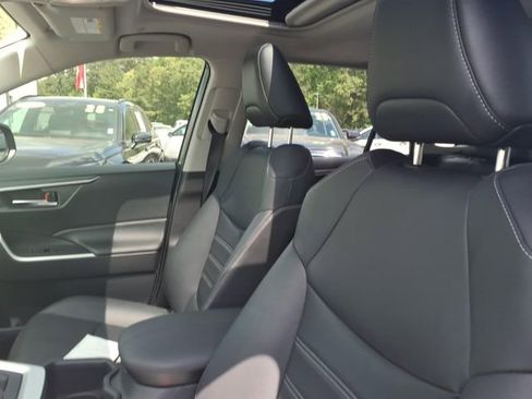 Used 2025 Toyota RAV4 XLE Premium image 15