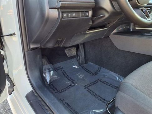 Used 2025 Toyota Camry LE image 45