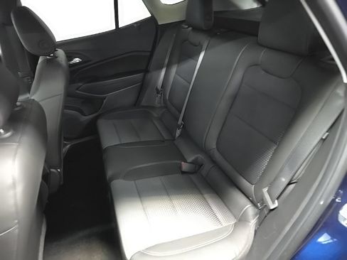 Used 2024 Chevrolet Trax LT w/ LT Convenience Package FWD image 31