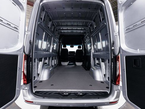 Used 2024 Mercedes-Benz Sprinter 144 Cargo image 27