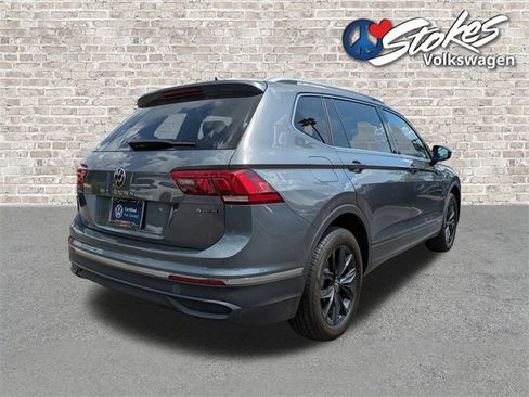 Certified 2024 Volkswagen Tiguan SE image 4