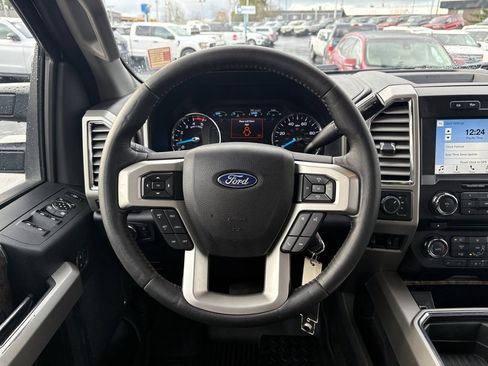 Used 2017 Ford F350 Lariat w/ Chrome Package image 21